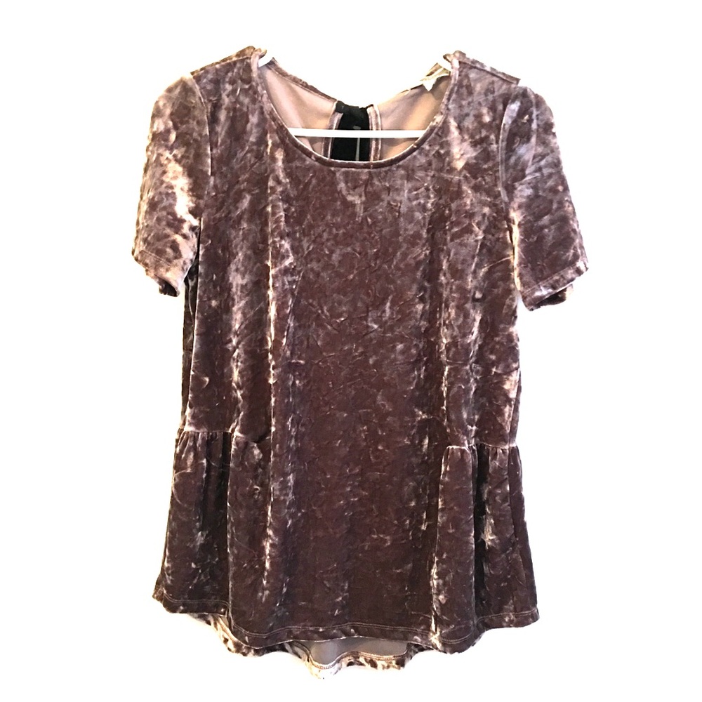 Velvet blouse with tie closure in the back